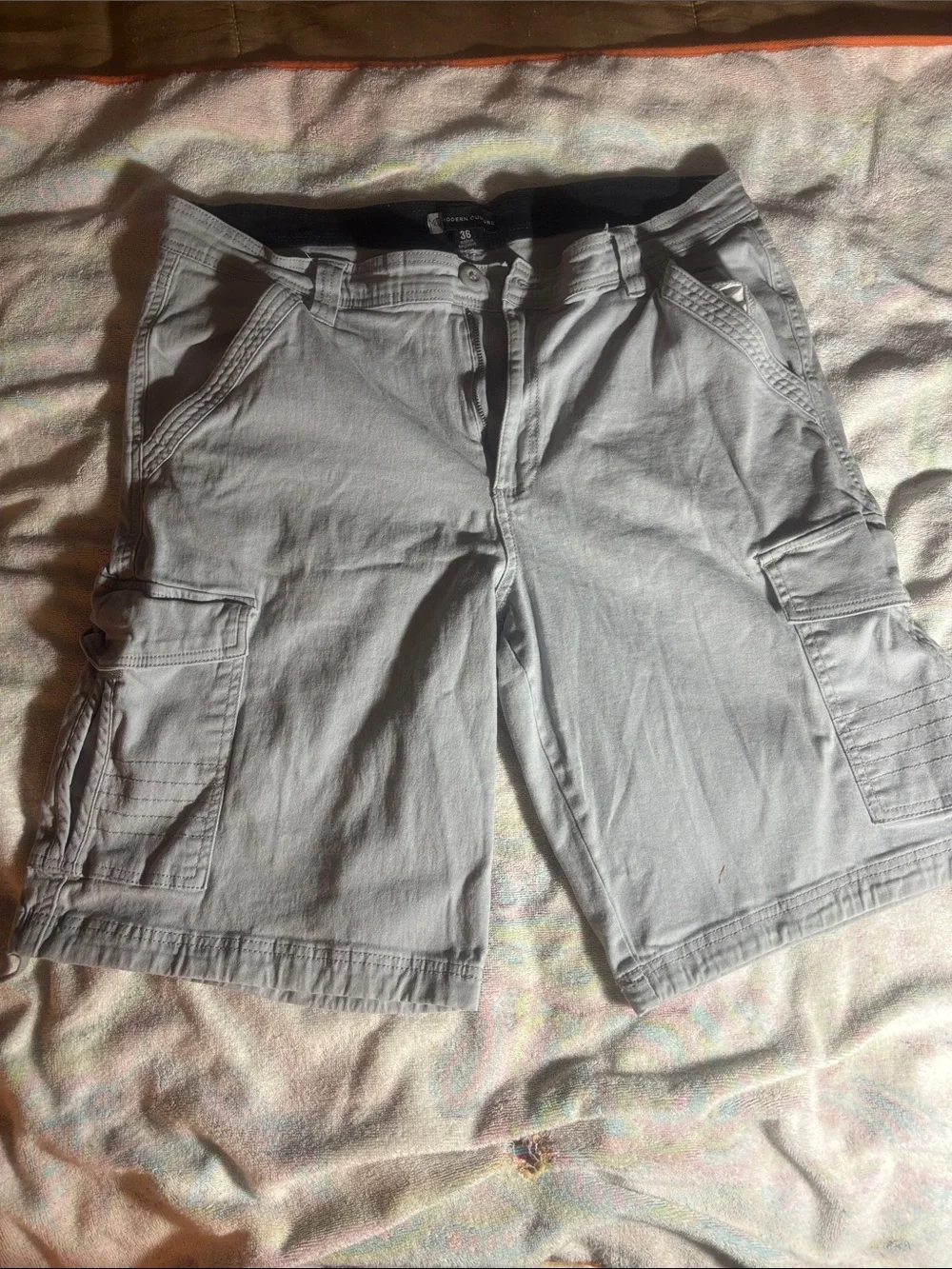 Light Gray Men's Cargo Shorts with Utility Pockets